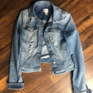 Guess Cropped Denim Jacket - Size Small, EUC